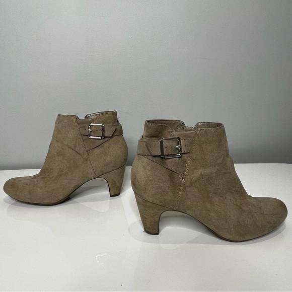 Sam & Libby Shoes - 🦋🌙 SAM & LIBBY | Light Gray Brown Suede Heeled Bootie